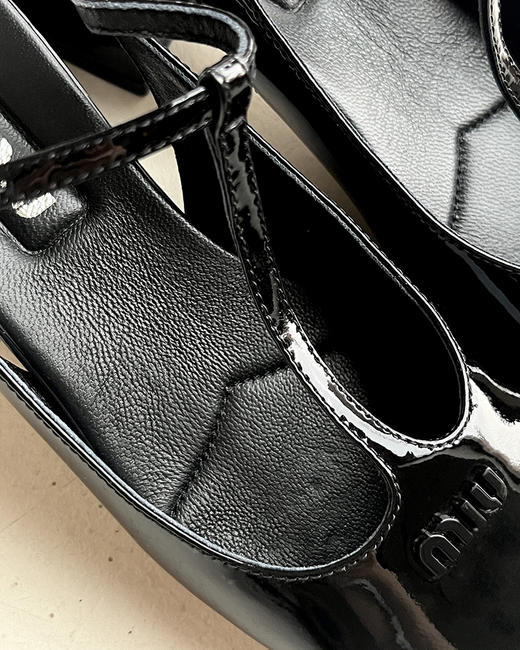 现货 THS 6.29-限时 缪家 女士 𝗧字带后空凉鞋 玛丽珍粗跟凉鞋 2色 BZ1186 商品图9