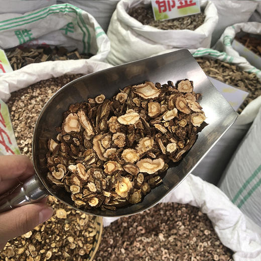 前胡 质软，香气浓郁，有黄棕色油点中药材 商品图4