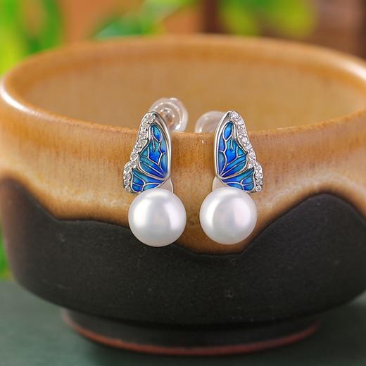 S925纯银淡水珍珠渐变珐琅蝴蝶圆珠耳钉 商品图0