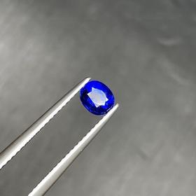 0.78ct 蓝宝石裸石