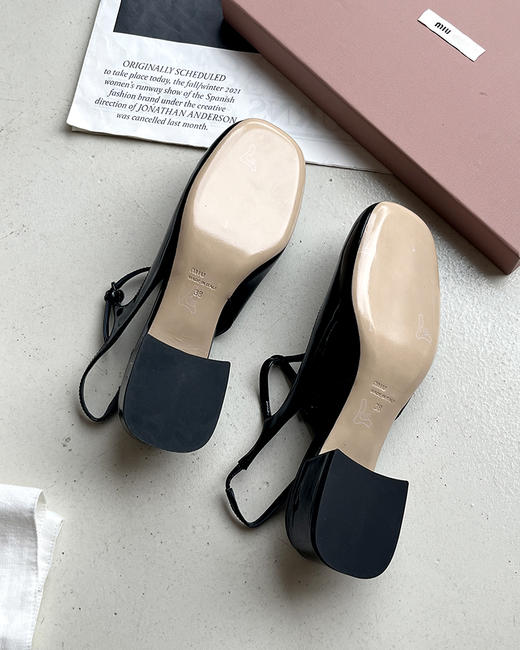 现货 THS 6.29-限时 缪家 女士 𝗧字带后空凉鞋 玛丽珍粗跟凉鞋 2色 BZ1186 商品图13