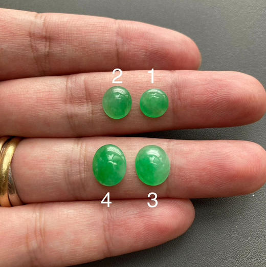 冰种阳绿翡翠蛋面 商品图2