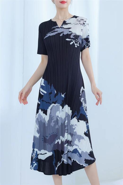 HJ2S98_漆黑色_连衣裙_夏季_轻奢三宅褶皱收腰显瘦气质通勤连衣裙_高级女装_BERNIEELEN 伯妮斯茵 商品图0