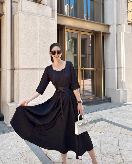 漆黑色连衣裙HJ1S63 商品图1