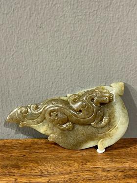 籽料糖沁白玉雕叶片螭龙把玩件，顺丰包邮