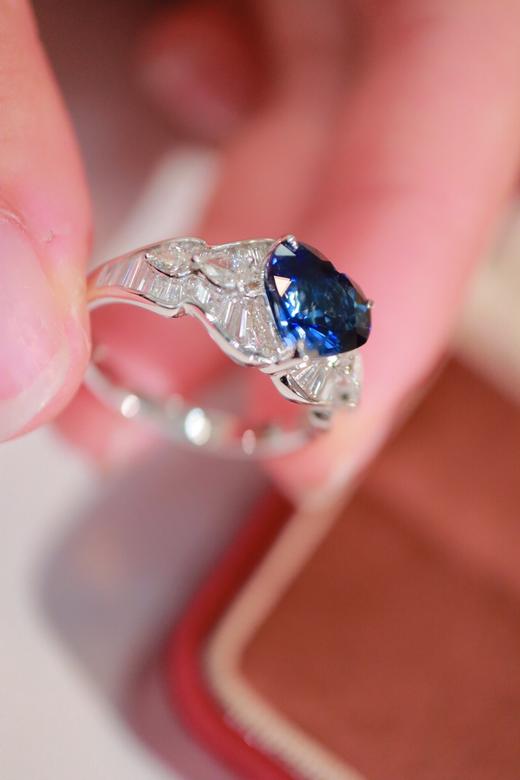 2.03ct 蓝宝石戒指 商品图2