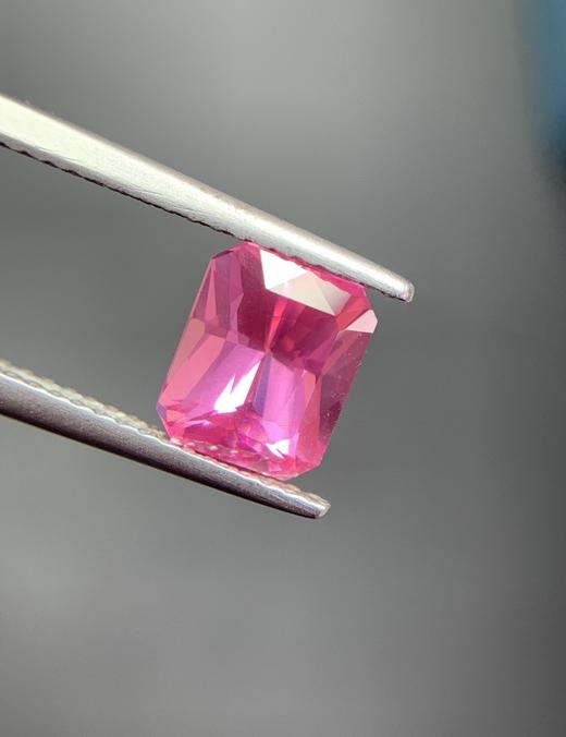 2.03ct 尖晶石裸石 商品图4