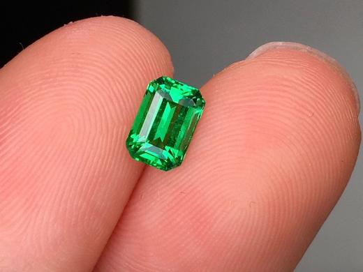 0.68ct 祖母绿裸石 商品图1