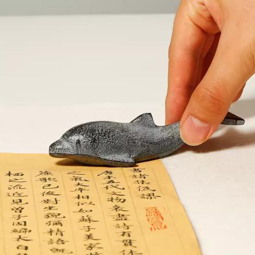 铸铁镇纸丨铜器铸铁海豚镇尺 镇纸笔置笔搁 文房四宝文镇 商品图2