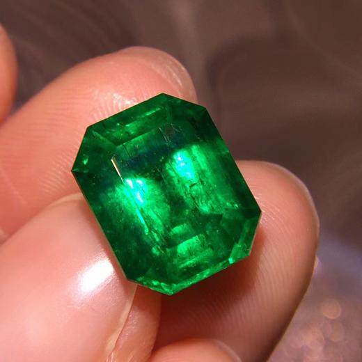 5.61ct 祖母绿裸石 商品图3