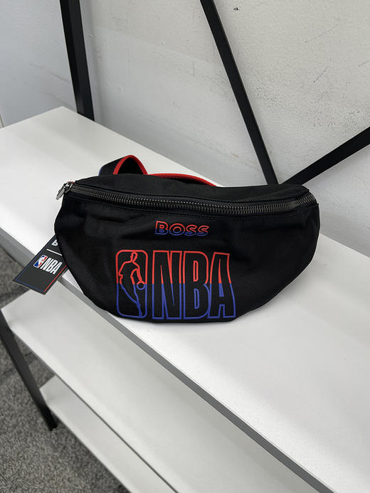 HUGO BOSS/胡戈波士 男士联名款撞色包边拉链收纳休闲腰包 商品图0