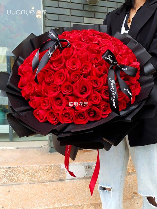 52朵/99朵玫瑰韩式花束 商品图0