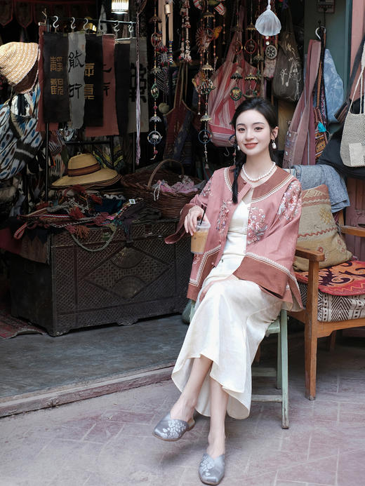 盛唐牡丹盛奢系列| 限量款| 高货-刺绣福蝶团花对襟女上衣(特殊商品不退不换) 商品图2