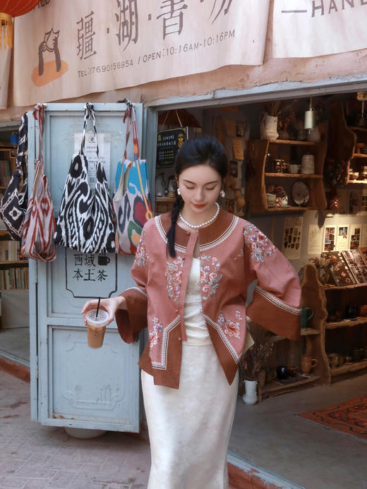 盛唐牡丹盛奢系列| 限量款| 高货-刺绣福蝶团花对襟女上衣(特殊商品不退不换) 商品图6