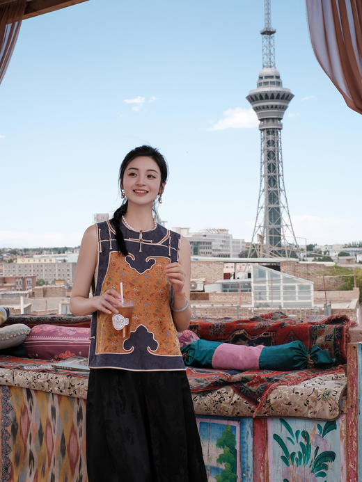 盛唐牡丹盛奢系列| 限量款| 高货-宋锦祥云龙纹如意一字襟坎肩(特殊商品不退不换) 商品图0