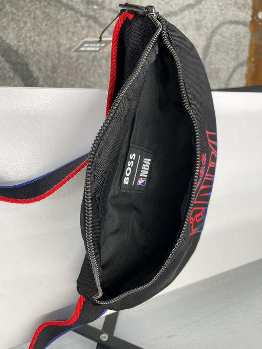 HUGO BOSS/胡戈波士 男士联名款撞色包边拉链收纳休闲腰包 商品图2