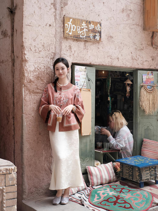 盛唐牡丹盛奢系列| 限量款| 高货-刺绣福蝶团花对襟女上衣(特殊商品不退不换) 商品图4