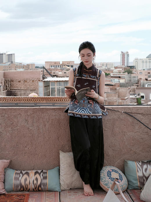 盛唐牡丹盛奢系列| 限量款| 高货-红云纱重缎鲤鱼跃龙门马甲(特殊商品不退不换) 商品图4