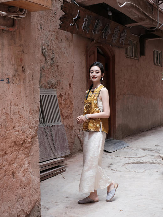 盛唐牡丹盛奢系列| 限量款| 高货-重缎十三太保盘扣马甲-黄色(特殊商品不退不换-内里白色、棕色随机发) 商品图7