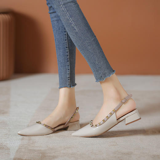 【优雅永不过时的漆皮单鞋】法式晚晚风气质尖头单鞋铆钉漆皮百搭半拖气质尖头裸色一字带法式包头凉鞋 商品图7