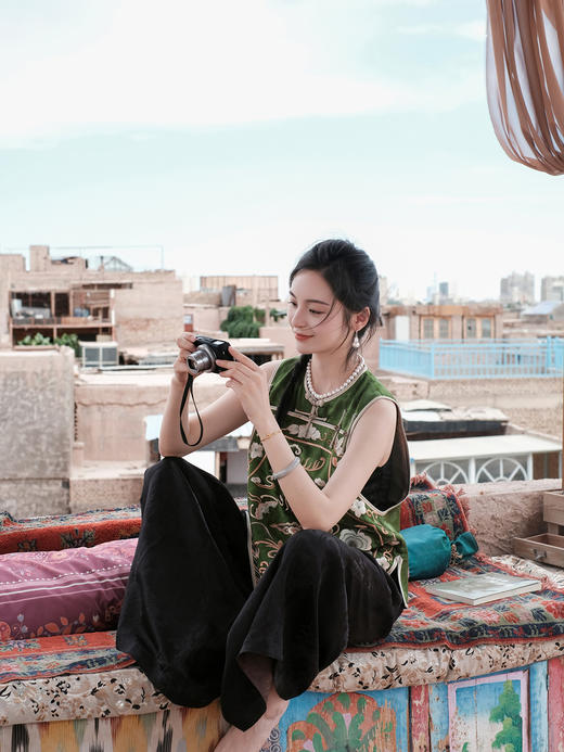 盛唐牡丹盛奢系列| 限量款| 高货-重缎十三太保盘扣马甲-绿色(特殊商品不退不换-内里白色、棕色随机发) 商品图4