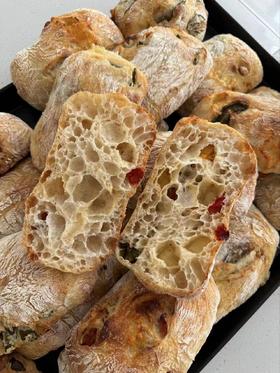 番茄香肠芝士恰巴塔·面包