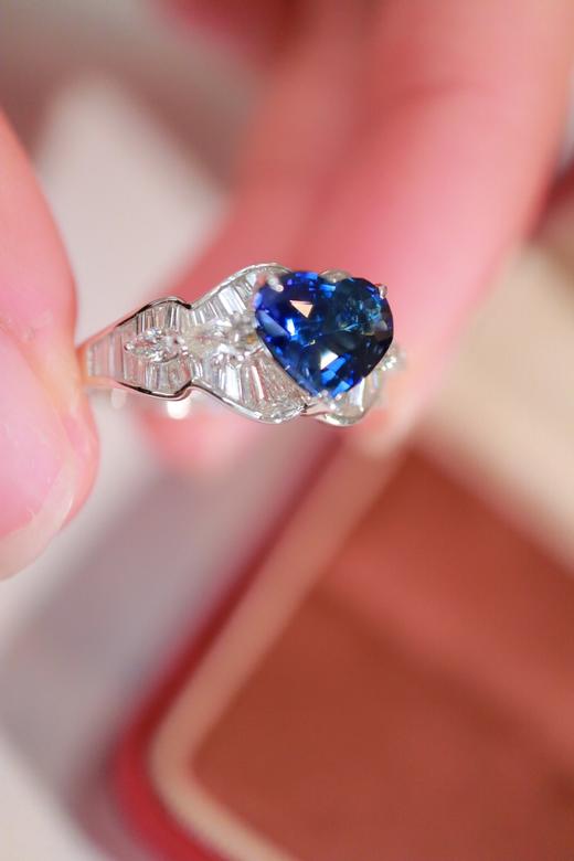 2.03ct 蓝宝石戒指 商品图0