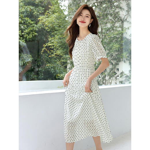 【五折购】熙世界气质时尚度假风波点连衣裙2025夏季新款圆领收腰雪纺裙子 商品图1