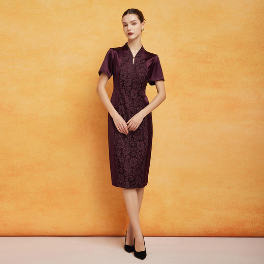 PF8E8斯尔丽2024新款改良旗袍式蕾丝拼接醋酸喜婆婆宴会收腰合体显瘦连衣裙 商品图3