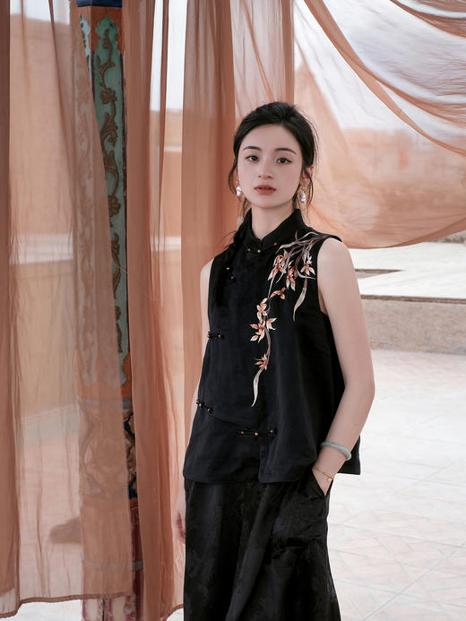 盛唐牡丹盛奢系列| 限量款| 高货-刺绣散花偏襟坎肩(特殊商品不退不换) 商品图1