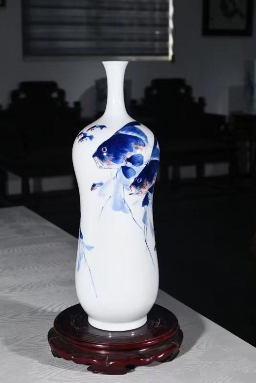 青花点彩神仙畅游赏瓶 商品图0