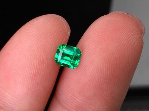 0.58ct 祖母绿裸石 商品图2