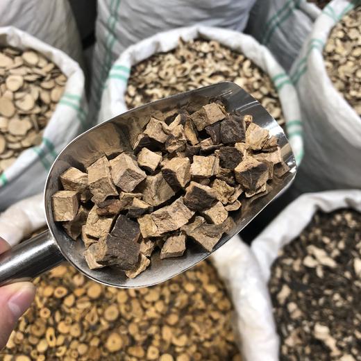 何首乌  生何首乌 云南何首乌丁 颗粒 商品图3