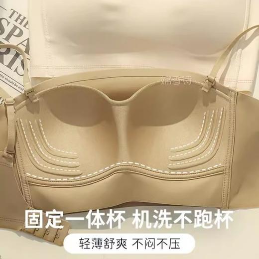 【新品！U型美背巨撩抹胸】云彩像棉花糖一样，U型美背，让内衣不再是束缚，防走光收副乳无钢圈，舒适贴合。穿上它，在梦境和现实之间徜徉，内外两用，神秘而自由！ 商品图4