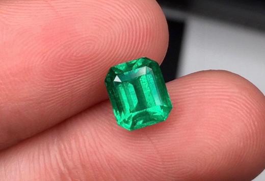 1.21ct 祖母绿裸石 商品图3