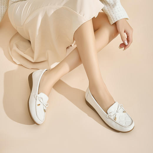 Safiya/索菲娅2024秋新款真皮蝴蝶结浅口休闲防滑平底单鞋 SF43111401 商品图3