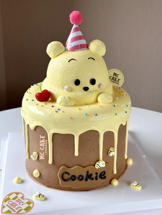 小熊维尼立体手绘头像蛋糕 商品图1