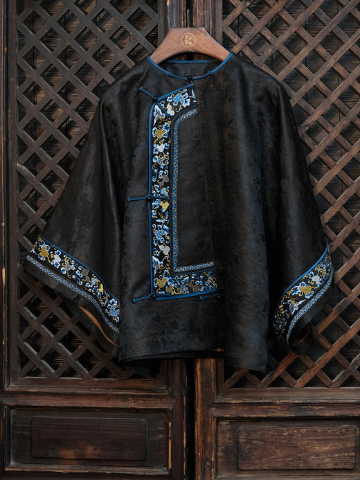 盛唐牡丹盛奢系列| 限量款| 高货-圈金三蓝福蝶偏襟女外套(特殊商品不退不换) 商品图4