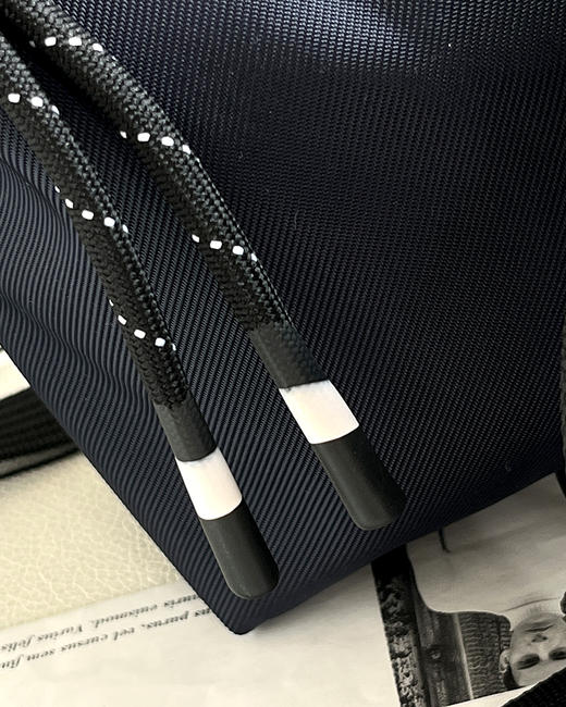 现货 THS 6.29-无 龙·骧系列Pouch小挎包 巨巨巨轻便 极简出行小挎包 5色 CQ1333 商品图8