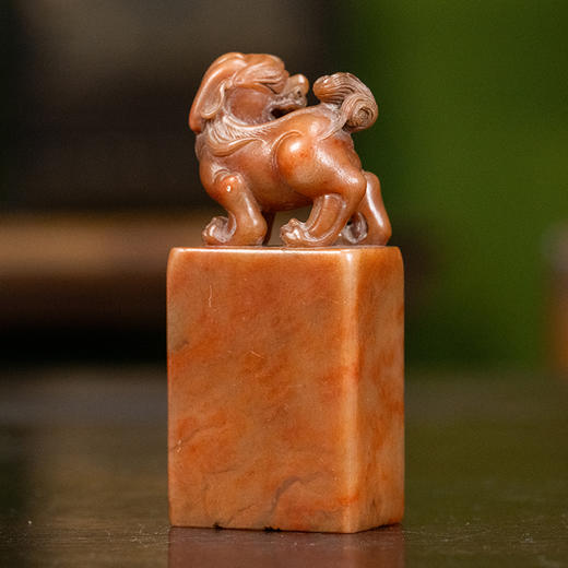 清 醉石款寿山石雕兽钮诗文印章 商品图4