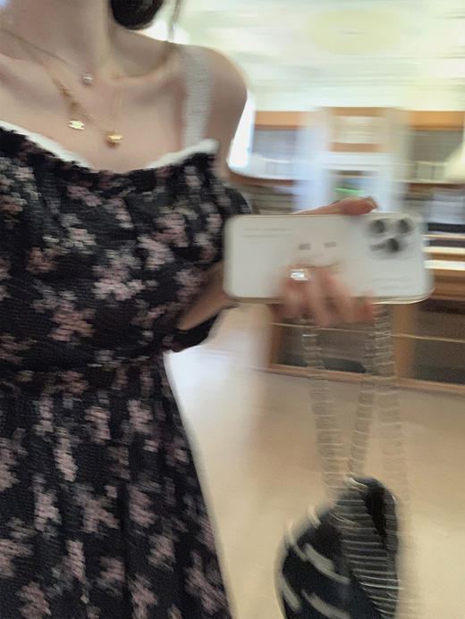 金蘑菇菇  提洛岛花园/ 两穿迷人系 小众复古碎花连衣裙 商品图2