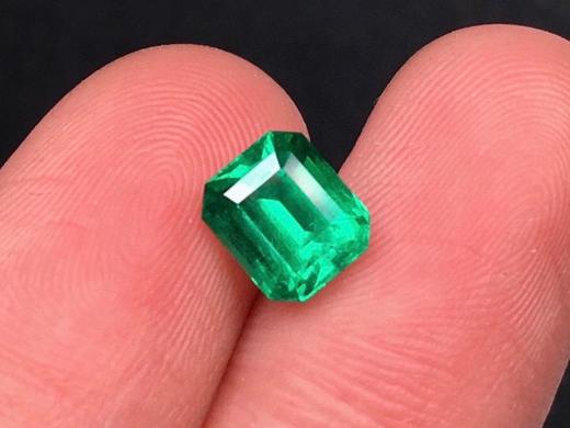 1.21ct 祖母绿裸石 商品图2