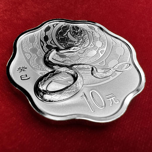 2013年蛇年梅花形银币 纯银1盎司 原盒原证 商品图0