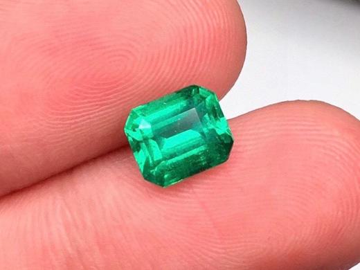 1.21ct 祖母绿裸石 商品图0