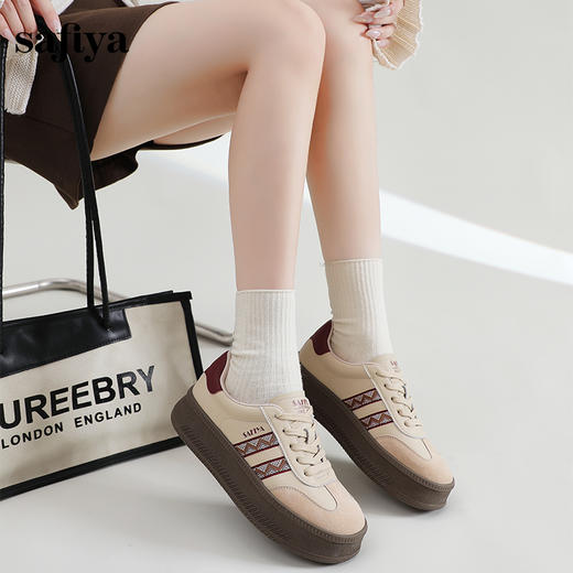 Safiya/索菲娅2024秋蕾丝边芭蕾风拼色复古透气百搭厚底德训鞋 SF43112110 商品图4