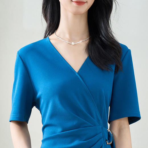 米思阳2025夏季新款气质通勤V领连衣裙收腰修身开叉一步裙女2752 商品图4