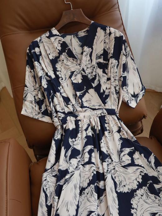 LPIUTY品牌直发⚠️贵妇团⚠️连卡佛同源真丝V领连衣裙❗️B07888 商品图1