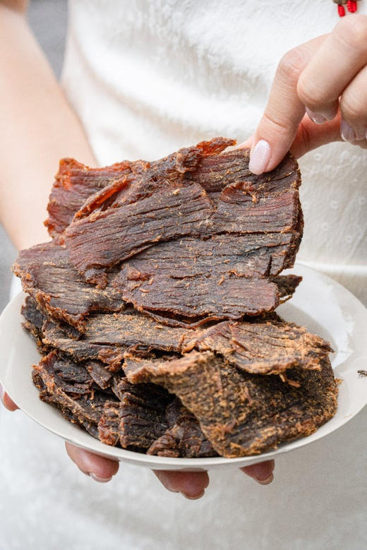 【遥远的牛—湖岭牛肉干】好大一片，肉不干也不柴，是那种湿润润的口感，越嚼越香！ 商品图4