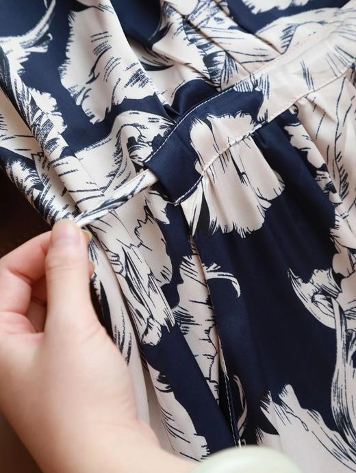 LPIUTY品牌直发⚠️贵妇团⚠️连卡佛同源真丝V领连衣裙❗️B07888 商品图2