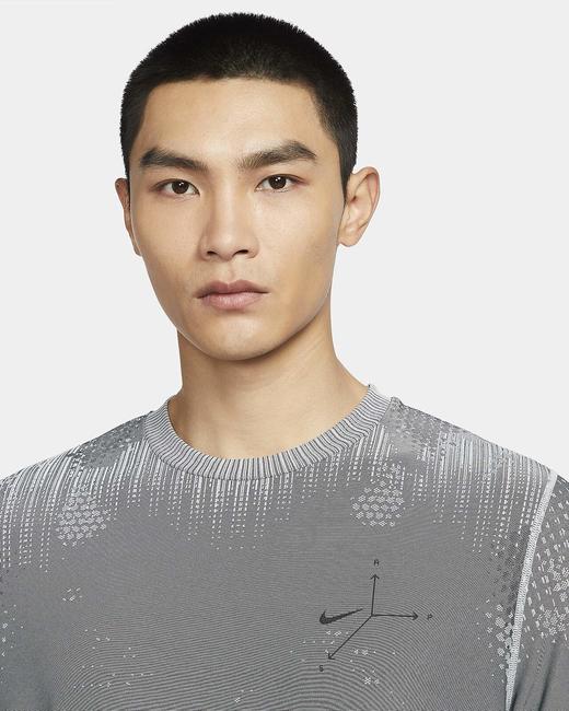 Nike 耐克A.P.S. Dri-FIT ADV 男子速干短袖百搭上衣FN2972-034 商品图5